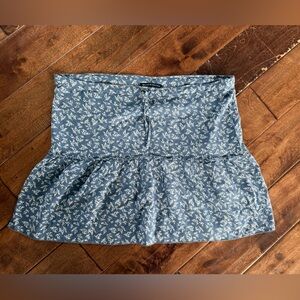 Brandy Melville Blue and White Floral‎ Tiered Mini Skirt